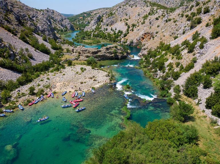Raften op de rivier Zrmanja, Kroatië