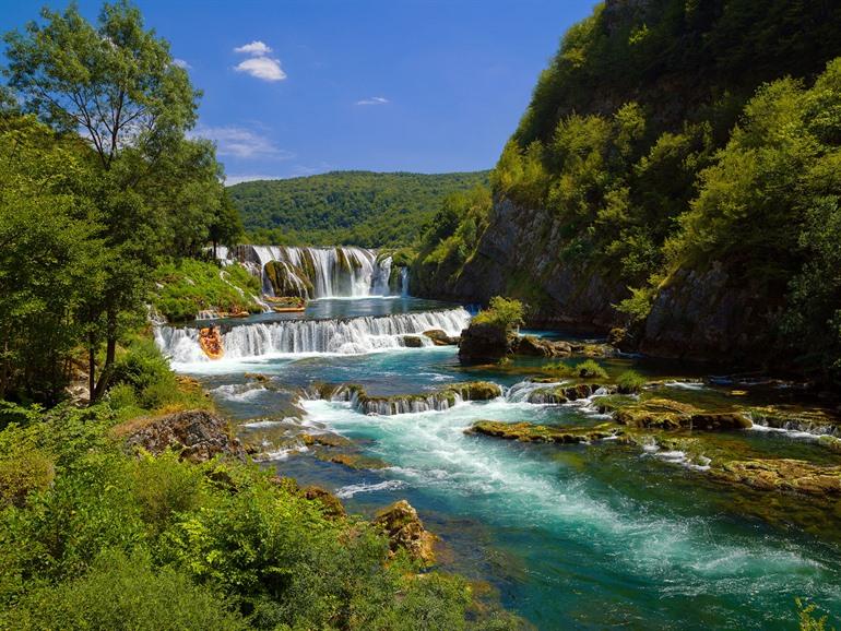Raften op de Una, nabij Bosnië