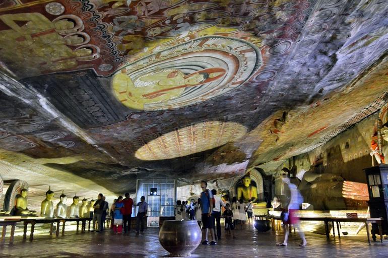 Rangiri Dambulla Cave Temple