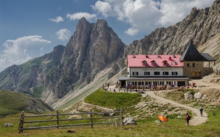 Rifugio Alpe di Tires, Dolomieten