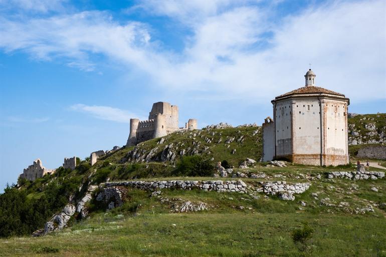 Rocca Calascio en Santa Maria della Pietà, Abruzzen