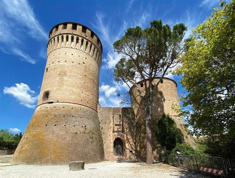 Rocca di Borgia, Le Marche