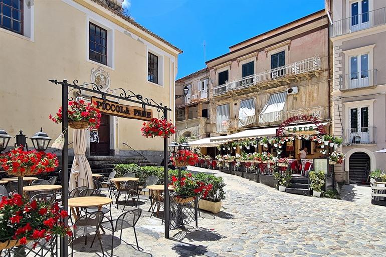 Ronddwalen door het oude centrum van Tropea