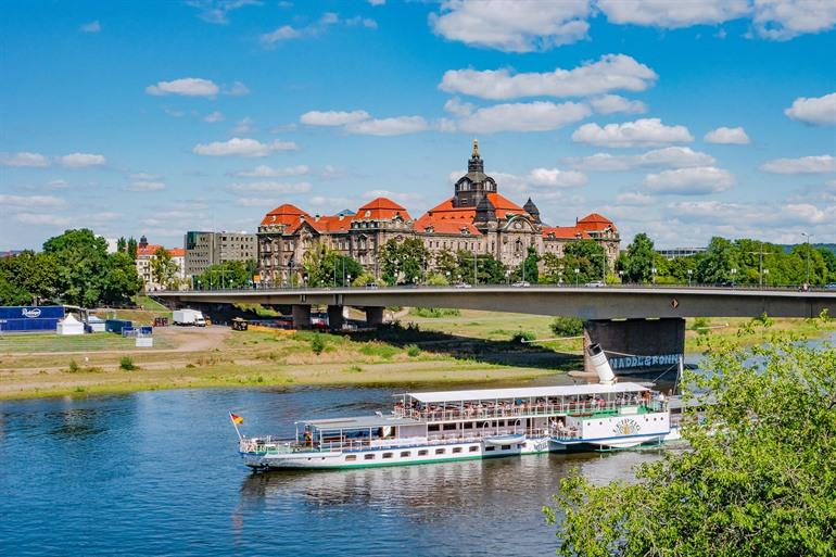 Rondvaart op de Elbe rivier in Dresden