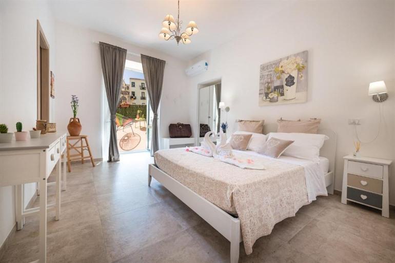 Roof Garden Salerno boeken