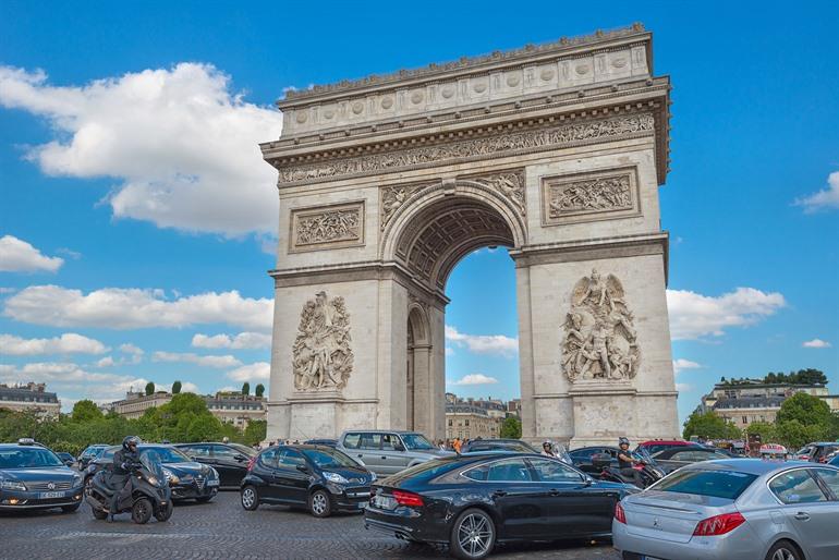 Rotonde bij de Arc de Triomphe in Parijs