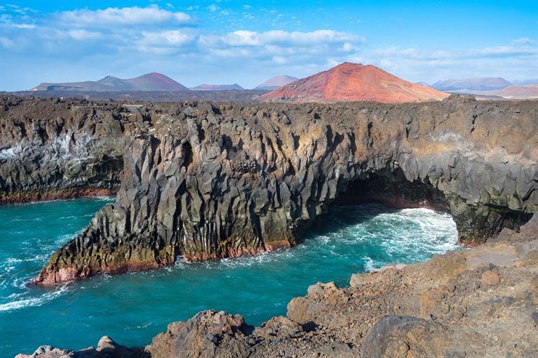 Rotsformaties Los Hervideros bezoeken op Lanzarote