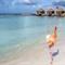 Roze flamingo's op Renaissance Island, Aruba