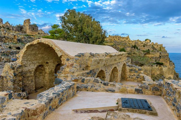 Ruïnes in de bovenstad van Monemvasia