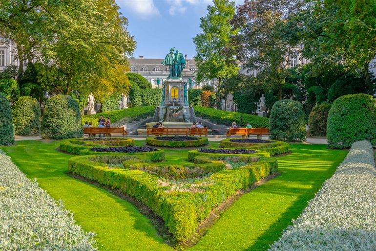 Rust opzoeken in het Egmontpark, Brussel