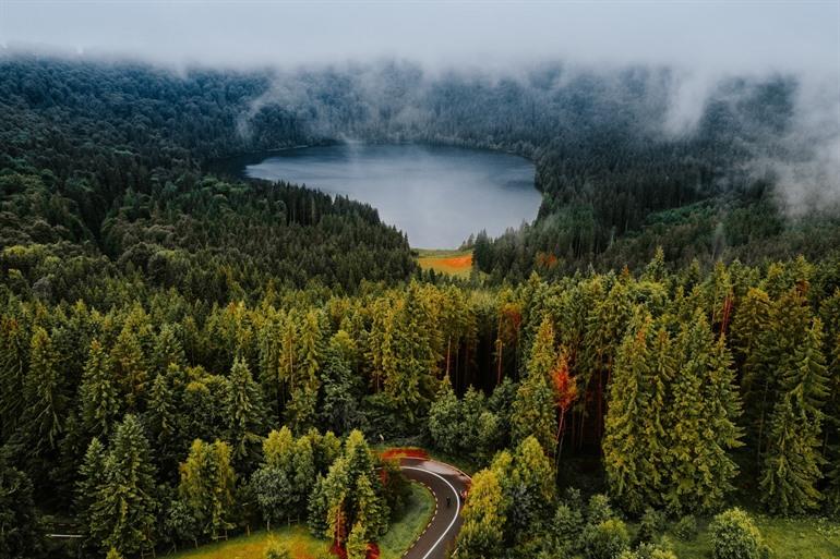 Saint Anna lake, het vulkanische kratermeer