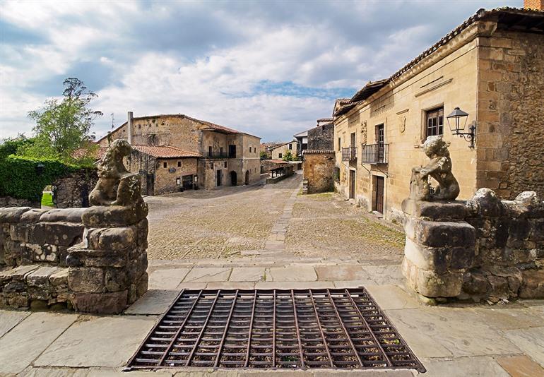 Santillana del Mar bezoeken in Spanje