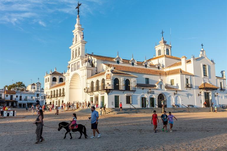 Santuario de Nuestra Señora del Rocío in het westernstadje El Rocio