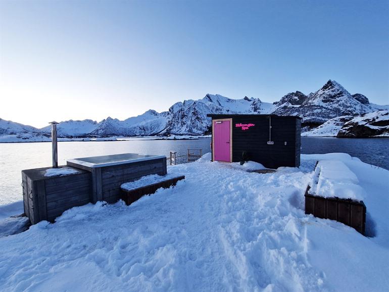 Sauna en hottub met prachtig zicht op de Lofoten