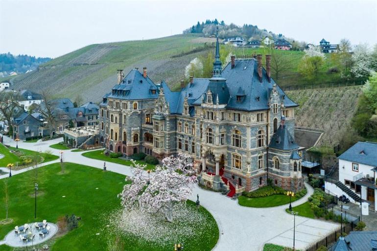 Schloss Lieser, Autograph Collection boeken