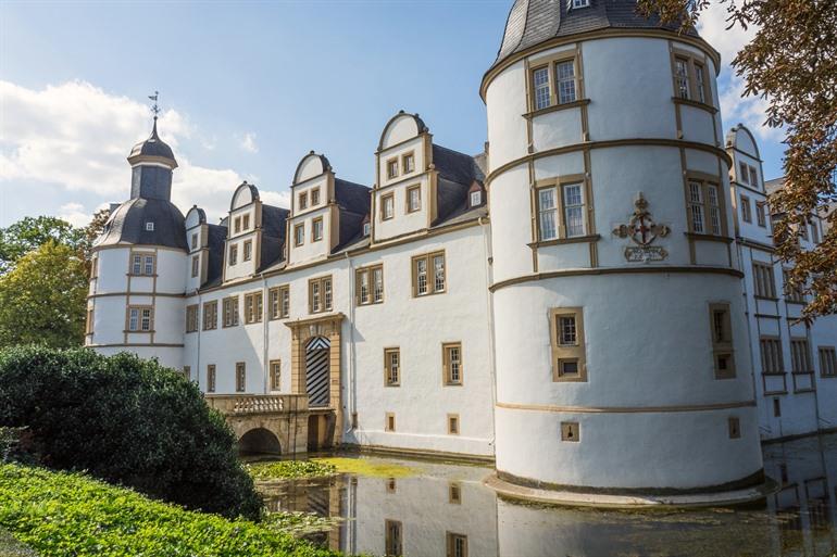 Schloss Neuhaus