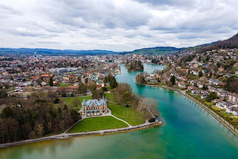 Schloss Schadau en het kasteelpark, Thun