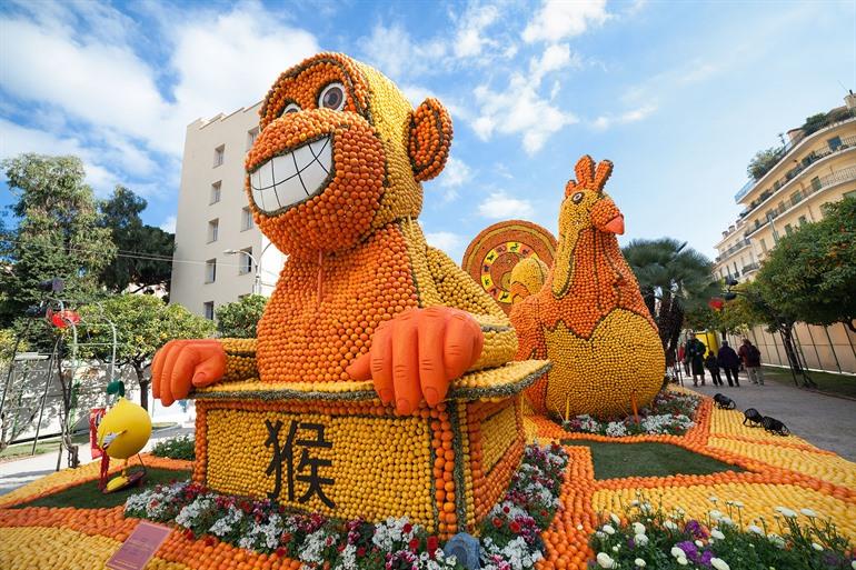Sculpturen gemaakt van citroenen, Fête du Citron in Menton
