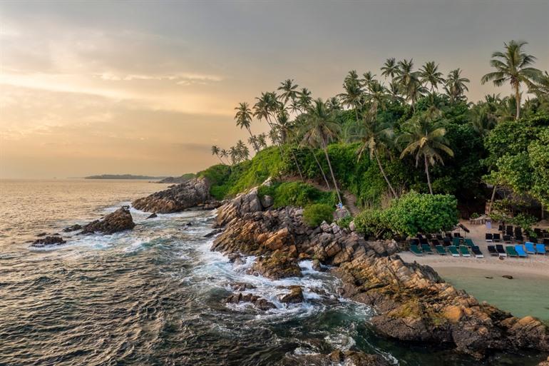 Secret beach in Mirissa