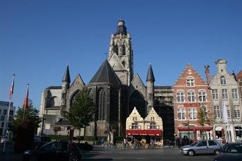 Sint-Walburgakerk in Oudenaarde, Vlaamse Ardennen