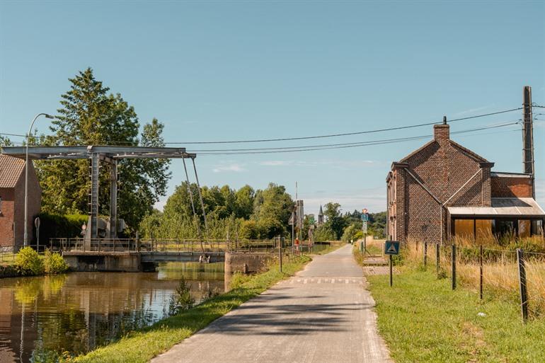Sluis aan het kanaal Blaton-Ath