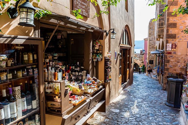 Souvenirshop in het oude centrum van Monemvasia
