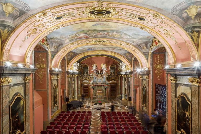 Spiegelkamer in het Clementinum, Praag