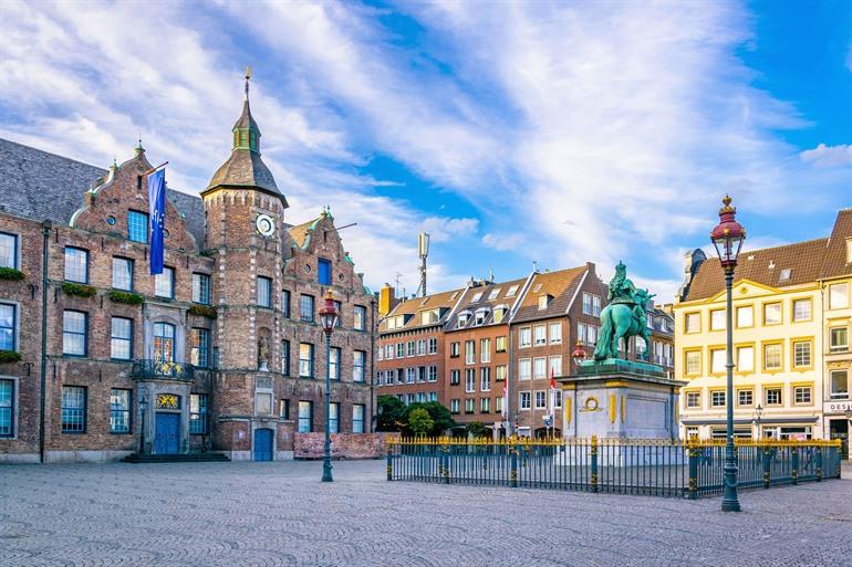 Stadhuis van Düsseldorf bezoeken