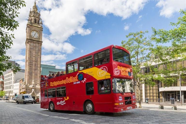 Stadsrondleiding met hop-on-hop-off-bustour door Belfast