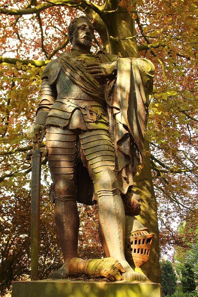 Standbeeld Graaf van Egmont in Zottegem, Vlaamse Ardennen