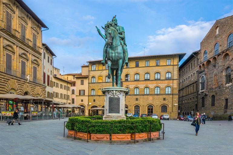 Standbeeld van Cosimo I de' Medici op Piazza della Signoria, Firenze