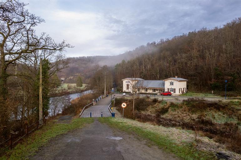 Start aan de rand van Houyet