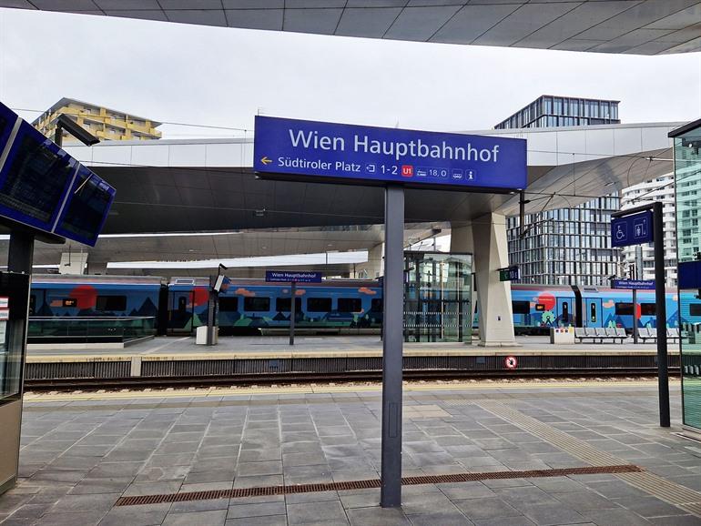Station Wenen Hauptbahnhof, Oostenrijk