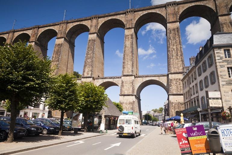 Stenen viaduct boven Morlaix, Bretagne