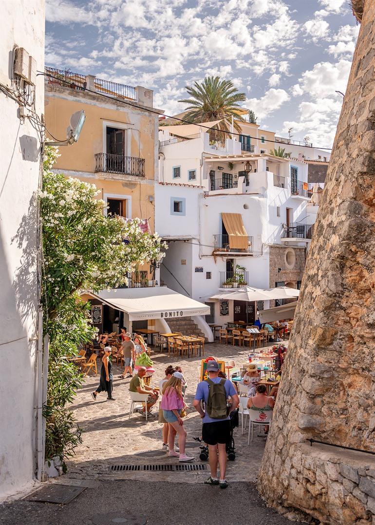 Straatbeeld Ibiza-stad