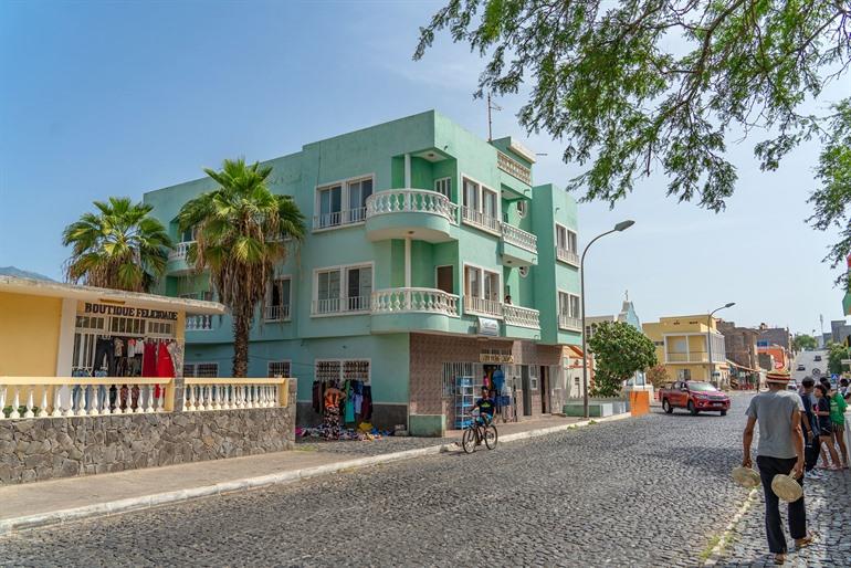 Straatbeeld van Porto Novo op Santo Antão, Kaapverdië