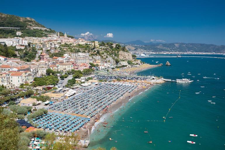 Strand bij Vietri sul Mare
