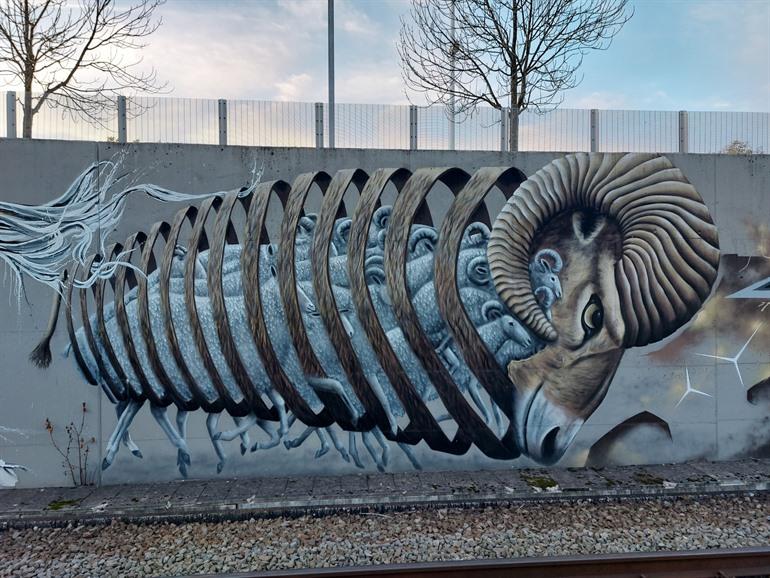 Street-art aan het station van Halle