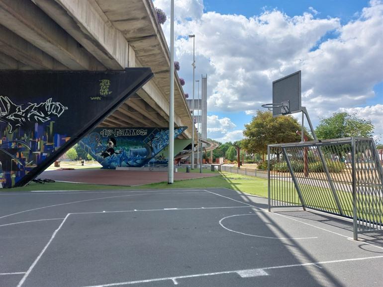 Street-art werken onder de brug van Vilvoorde