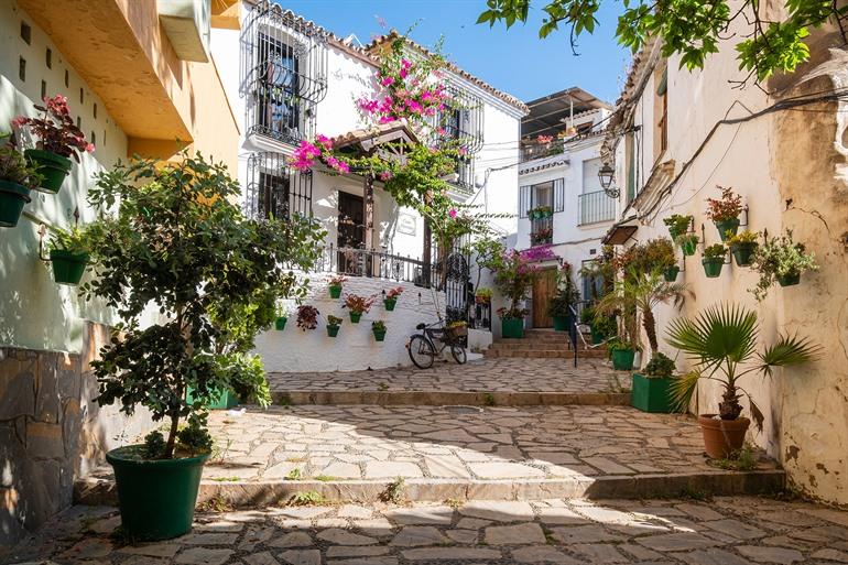 Struinen door het oude centrum van Estepona