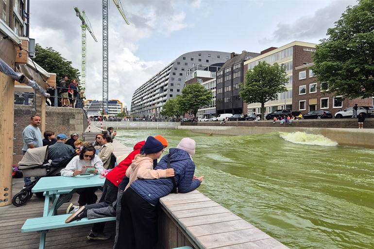Surfen in Rotterdam bij RIF010