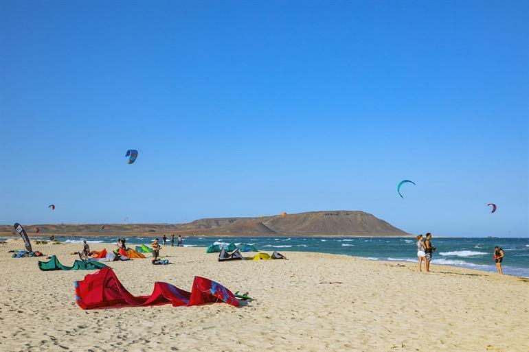 Surfen op Kite Beach, eiland Sal