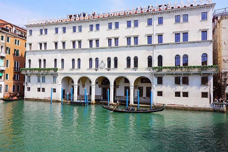 T Fondaco dei Tedeschi bezoeken in Venetië