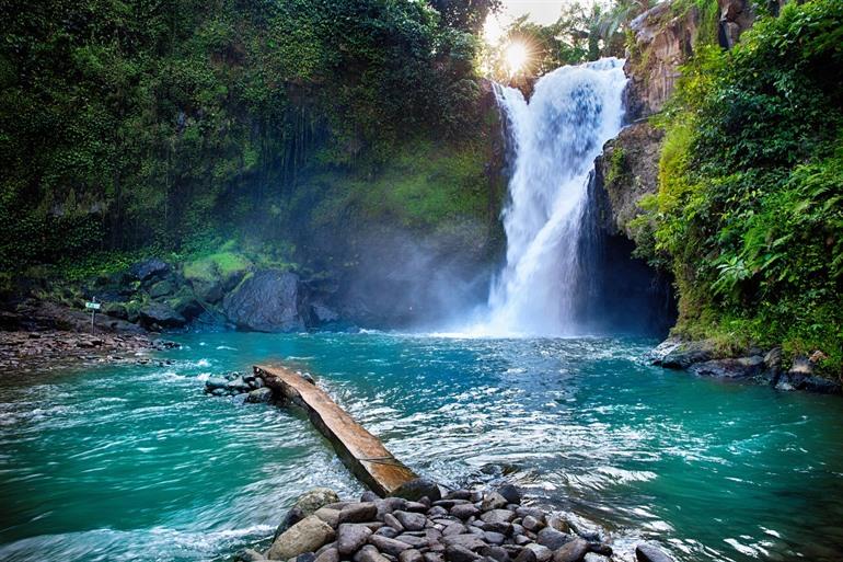 Tegenungan-waterval