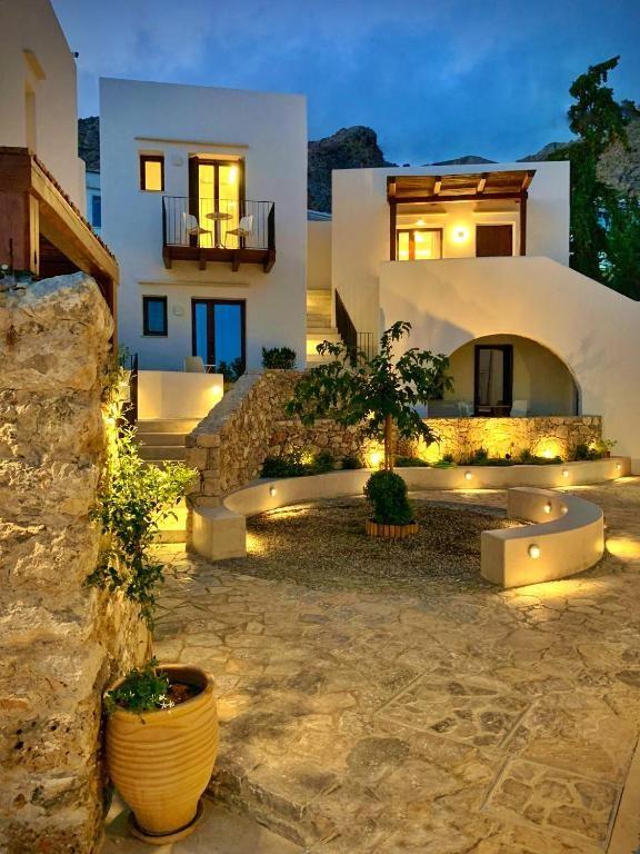 The Authentic Village boeken