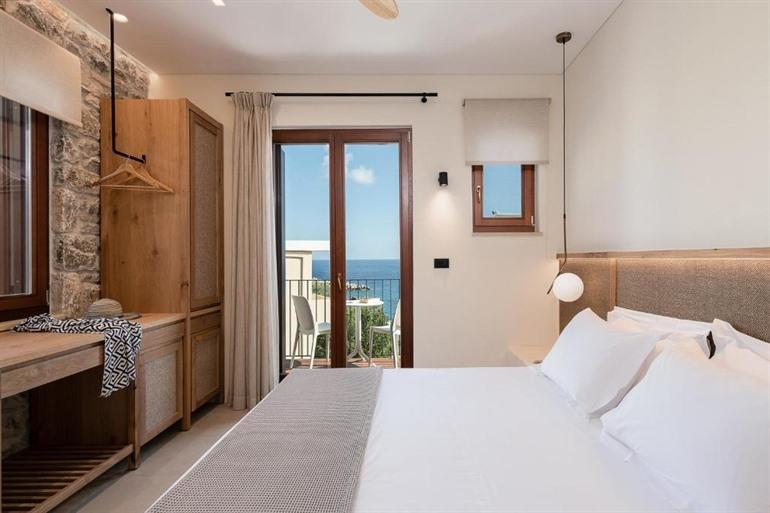 The Authentic Village boeken