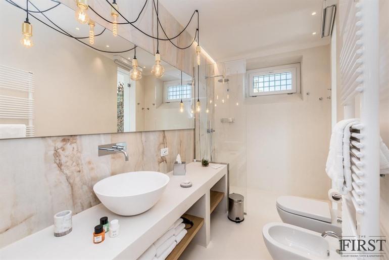 The First Hotel (Manarola)