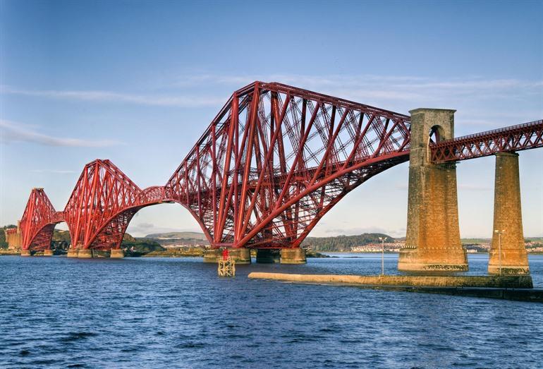 The Forth Bridge nabij Edinburgh