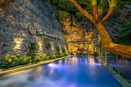 The Oversteep Catba Hostel boeken