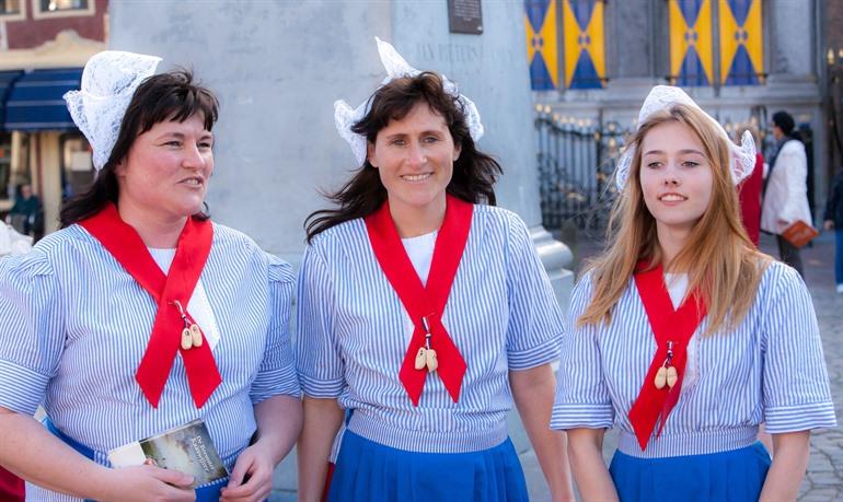 Traditionele dames kaasmarkt Hoorn